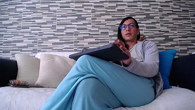 Snapshot of VioletaGomezCo chatting on 6, 11, 2025 VioletaGomezCo online show from 6, 11, 2025