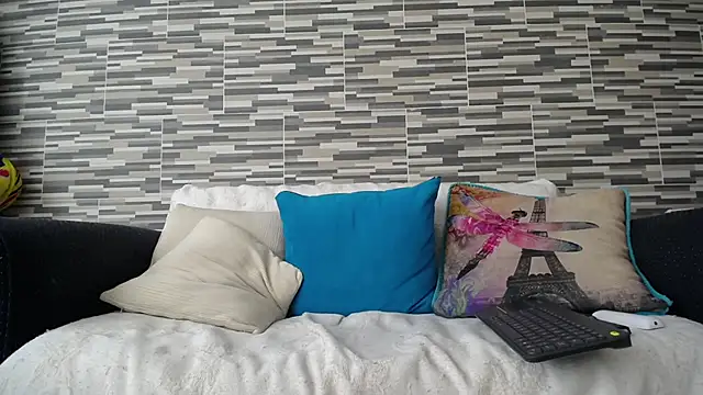 Snapshot of VioletaGomezCo chatting on 12, 11, 2025 VioletaGomezCo online show from 12, 11, 2025