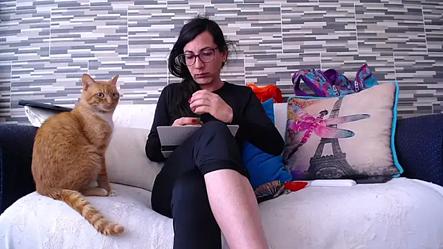 Snapshot of VioletaGomezCo chatting on 16, 11, 2025 VioletaGomezCo online show from 16, 11, 2025