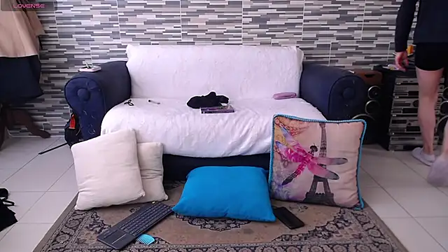 Snapshot of VioletaGomezCo chatting on 21, 11, 2025 VioletaGomezCo online show from 21, 11, 2025