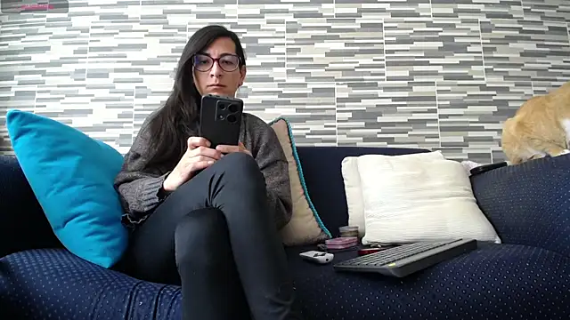 Snapshot of VioletaGomezCo chatting on 4, 12, 2025 VioletaGomezCo online show from 4, 12, 2025