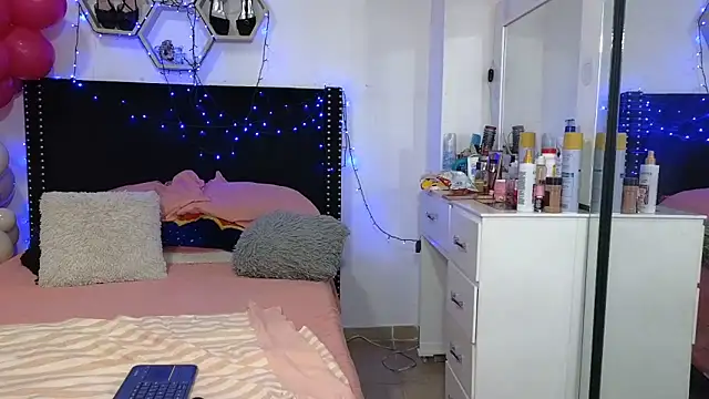 charlotte 077 online show from 23, 2, 2026