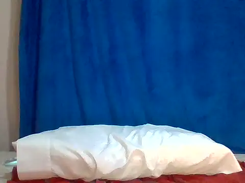 Snapshot of sweet_love00 chatting on 19, 4, 2026 sweet love00 online show from 19, 4, 2026