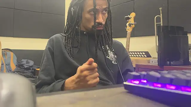 Snapshot of hotcamboy420 chatting on 16, 11, 2025 hotcamboy420 online show from 16, 11, 2025