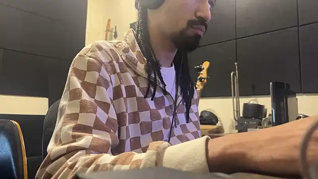 Snapshot of hotcamboy420 chatting on 26, 11, 2025 hotcamboy420 online show from 26, 11, 2025