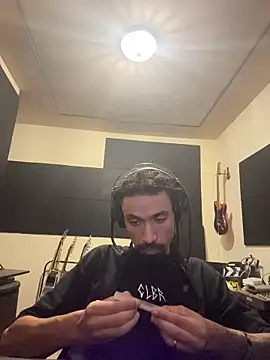 Snapshot of hotcamboy420 chatting on 30, 11, 2025 hotcamboy420 online show from 30, 11, 2025