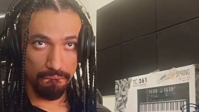 Snapshot of hotcamboy420 chatting on 28, 5, 2026 hotcamboy420 online show from 28, 5, 2026