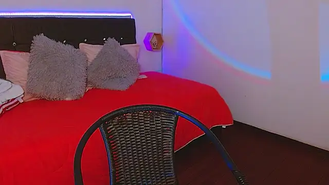 Snapshot of karlamorris_ chatting on 19, 3, 2025 karlamorris online show from 19, 3, 2025