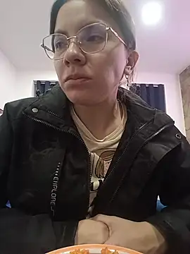 Snapshot of karlamorris_ chatting on 25, 10, 2025 karlamorris online show from 25, 10, 2025