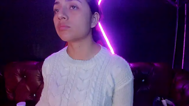 Snapshot of Sophy_SmileSweet chatting on 21, 12, 2024 Sophy SmileSweet online show from 21, 12, 2024