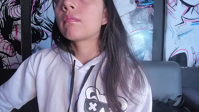 Snapshot of Sophy_SmileSweet chatting on 5, 3, 2025 Sophy SmileSweet online show from 5, 3, 2025