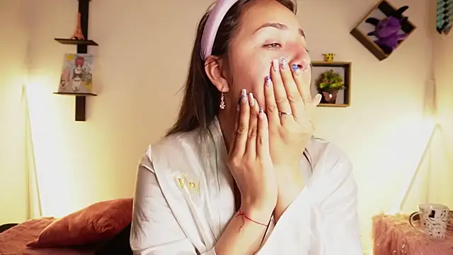 Snapshot of Sophy_SmileSweet chatting on 22, 10, 2025 Sophy SmileSweet online show from 22, 10, 2025