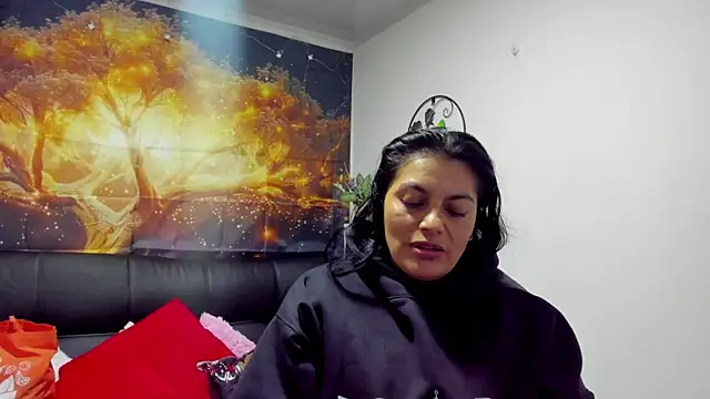 Lust Mom41 online show from 31, 12, 2024