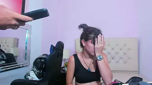 Snapshot of Ashley_James chatting on 21, 2, 2025 Ashley James online show from 21, 2, 2025