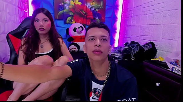 Snapshot of Ashley_James chatting on 21, 11, 2025 Ashley James online show from 21, 11, 2025