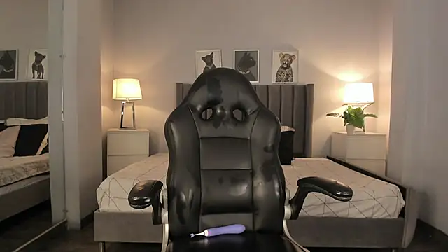 renee shelby  online show from 12, 3, 2025