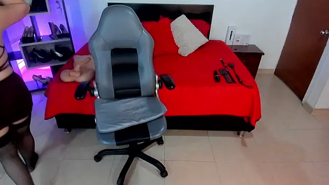 Veronica Jacobss online show from 8, 3, 2025