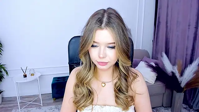 FollowLovee online show from 7, 2, 2025