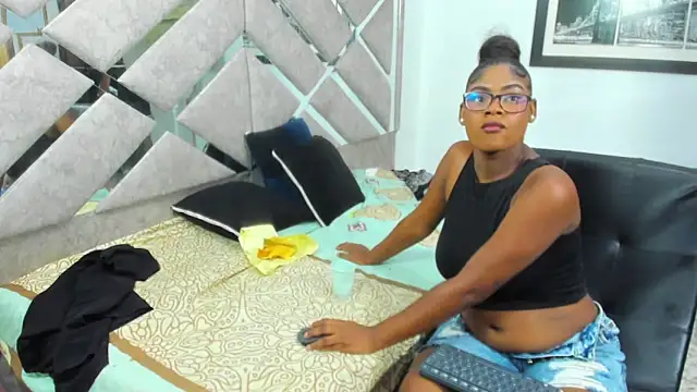 EvaxEmma online show from 7, 3, 2026