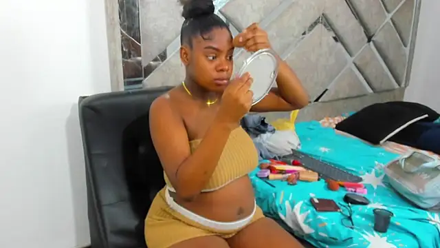 Snapshot of EvaxEmma chatting on 18, 5, 2026 EvaxEmma online show from 18, 5, 2026