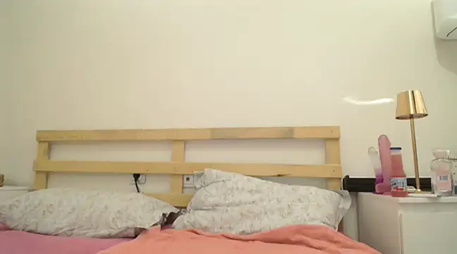 yaprakmericc online show from 7, 2, 2025