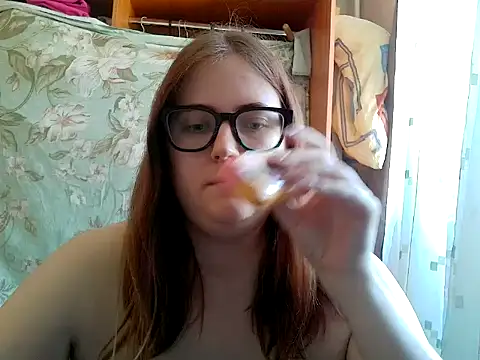 Snapshot of DesireMelissa chatting on 4, 6, 2026 DesireMelissa online show from 4, 6, 2026
