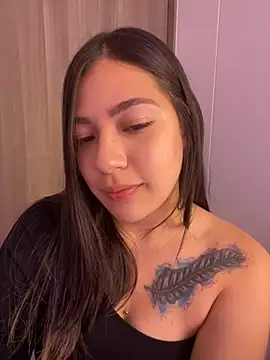 Latina vanessa online show from 22, 1, 2025