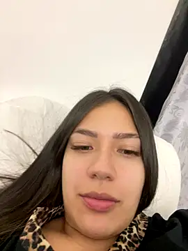 Latina vanessa online show from 26, 9, 2025