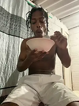 Larry-n-clouds online show from 15, 12, 2025