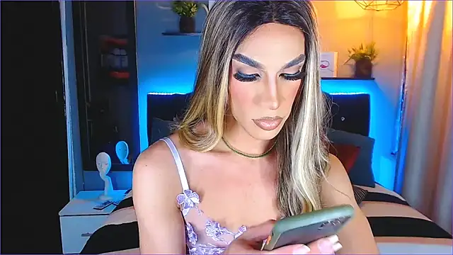 Snapshot of camila_hootie chatting on 24, 1, 2025 camila hootie online show from 24, 1, 2025