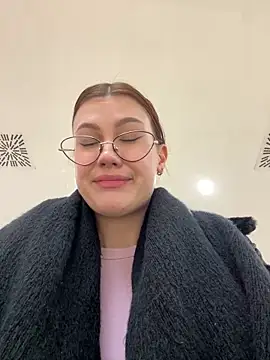 RinaCat online show from 6, 1, 2025