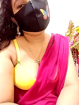 Snapshot of Ameera19 chatting on 3, 10, 2025 Ameera19 online show from 3, 10, 2025