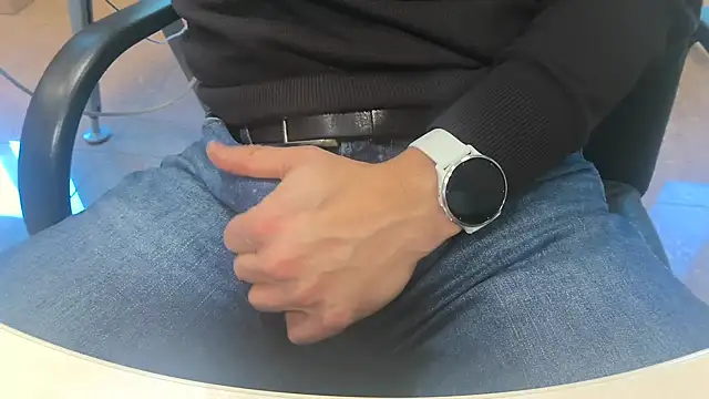 alessandroman2114 online show from 1, 4, 2026