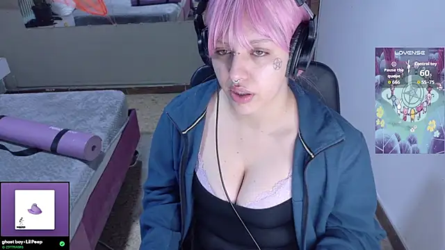 Snapshot of Eli666uwu chatting on 20, 10, 2025 Eli666uwu online show from 20, 10, 2025