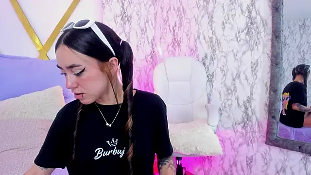 Snapshot of Athziry_ chatting on 28, 12, 2024 Athziry online show from 28, 12, 2024