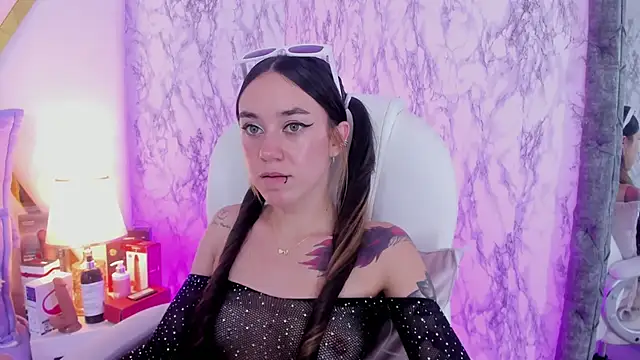 Snapshot of Athziry_ chatting on 21, 1, 2025 Athziry online show from 21, 1, 2025