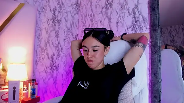 Snapshot of Athziry_ chatting on 28, 2, 2025 Athziry online show from 28, 2, 2025