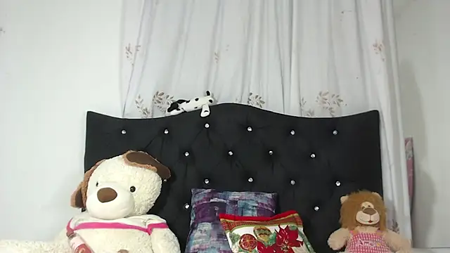 nikol winick online show from 11, 2, 2025