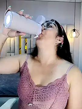 Snapshot of Karla_hernandez_ chatting on 12, 2, 2025 Karla hernandez online show from 12, 2, 2025