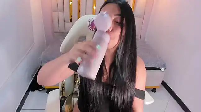 Snapshot of Karla_hernandez_ chatting on 10, 3, 2025 Karla hernandez online show from 10, 3, 2025