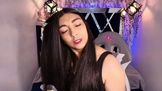 Snapshot of Karla_hernandez_ chatting on 13, 9, 2025 Karla hernandez online show from 13, 9, 2025