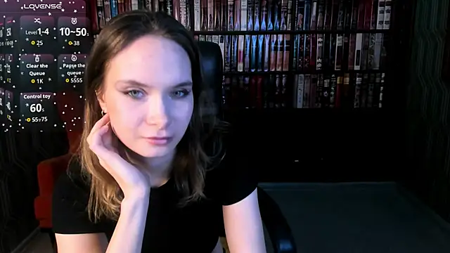 Snapshot of LinaVolberg chatting on 30, 11, 2025 LinaVolberg online show from 30, 11, 2025