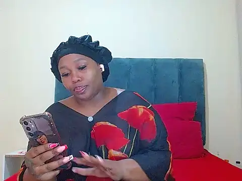 Snapshot of curvycloe1 chatting on 2, 6, 2026 curvycloe1 online show from 2, 6, 2026