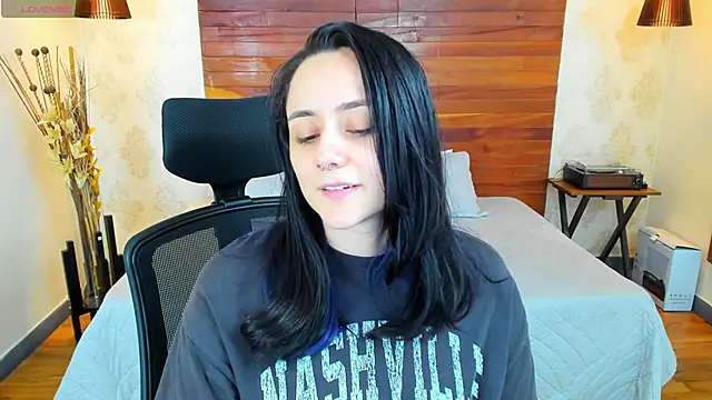 Snapshot of KatherineBond chatting on 18, 12, 2024 KatherineBond online show from 18, 12, 2024