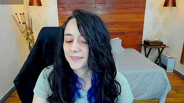 Snapshot of KatherineBond chatting on 8, 1, 2025 KatherineBond online show from 8, 1, 2025