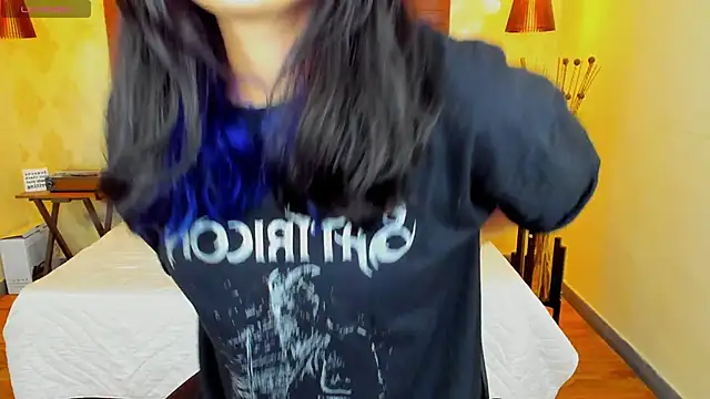 Snapshot of KatherineBond chatting on 22, 1, 2025 KatherineBond online show from 22, 1, 2025