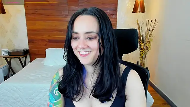 Snapshot of KatherineBond chatting on 23, 1, 2025 KatherineBond online show from 23, 1, 2025