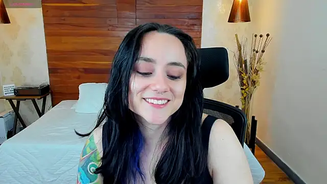 Snapshot of KatherineBond chatting on 24, 1, 2025 KatherineBond online show from 24, 1, 2025