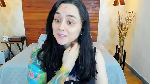 Snapshot of KatherineBond chatting on 4, 2, 2025 KatherineBond online show from 4, 2, 2025