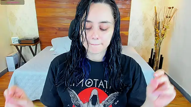 Snapshot of KatherineBond chatting on 7, 2, 2025 KatherineBond online show from 7, 2, 2025